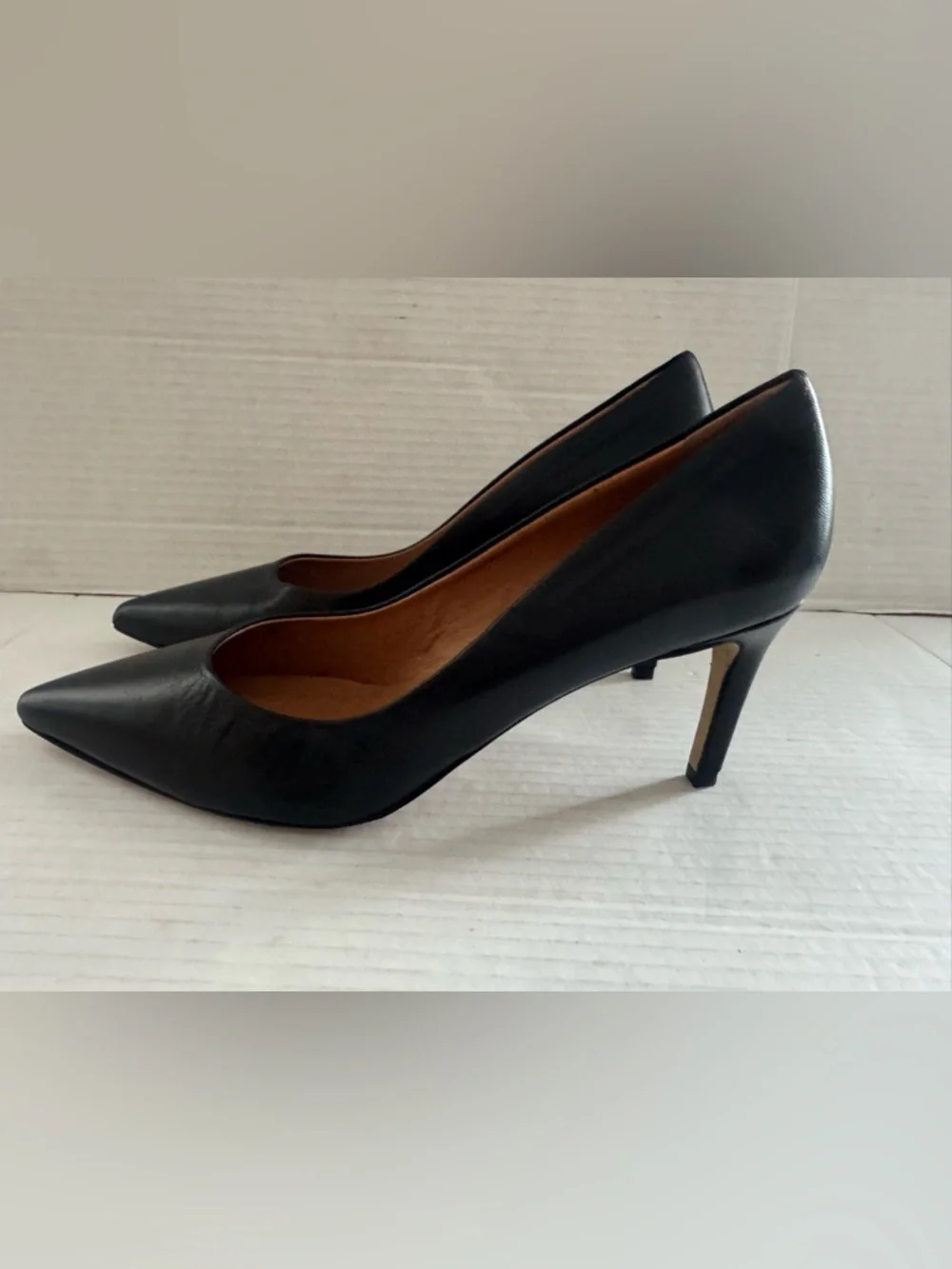 $350 Bruno Magli Black Leather Pointed Toe Pumps Heels Women’s 40.5 US 9.5